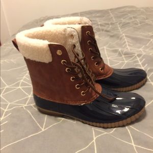Women’s Navy duck boots